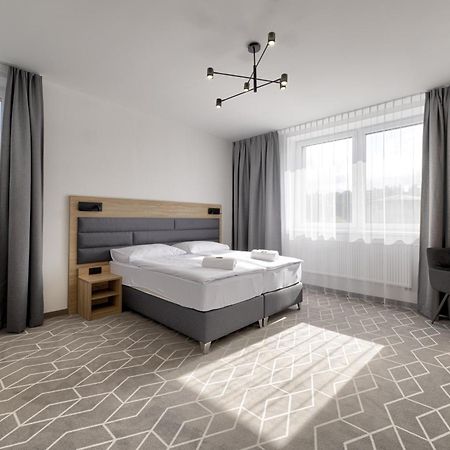 Medzilaborce Typton Hotel&Spa מראה חיצוני תמונה