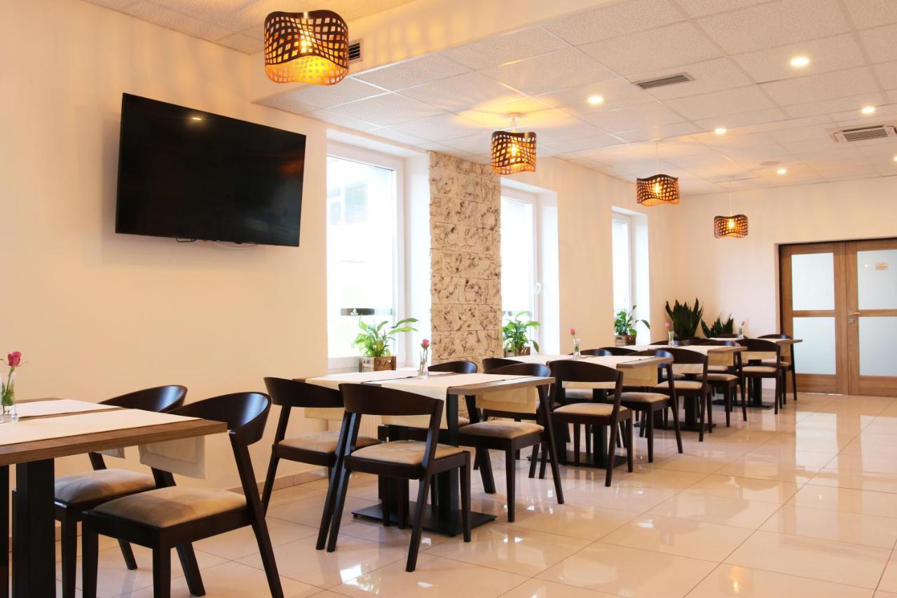 Medzilaborce Typton Hotel&Spa מראה חיצוני תמונה