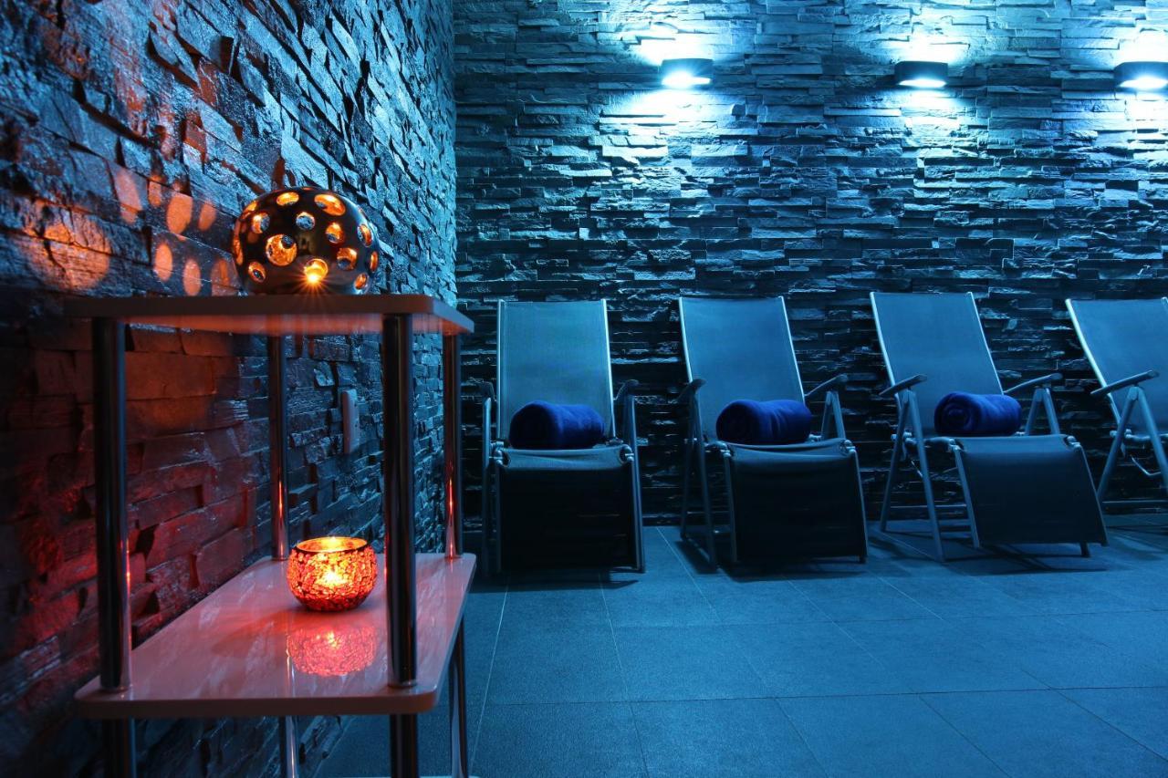 Medzilaborce Typton Hotel&Spa מראה חיצוני תמונה