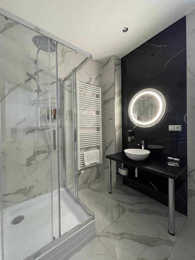Medzilaborce Typton Hotel&Spa מראה חיצוני תמונה