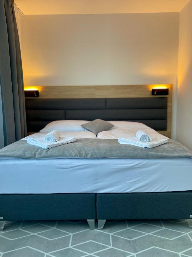 Medzilaborce Typton Hotel&Spa מראה חיצוני תמונה