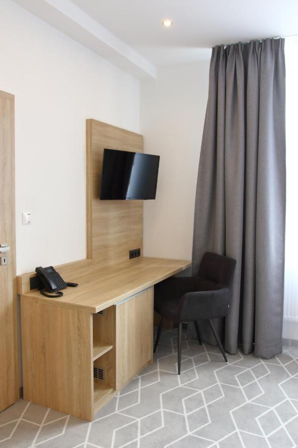 Medzilaborce Typton Hotel&Spa מראה חיצוני תמונה