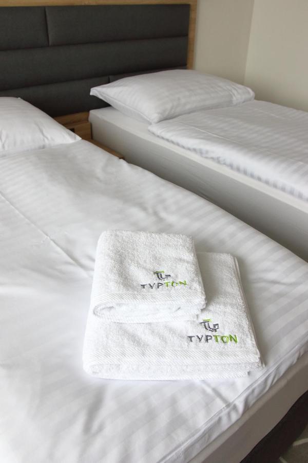 Medzilaborce Typton Hotel&Spa מראה חיצוני תמונה