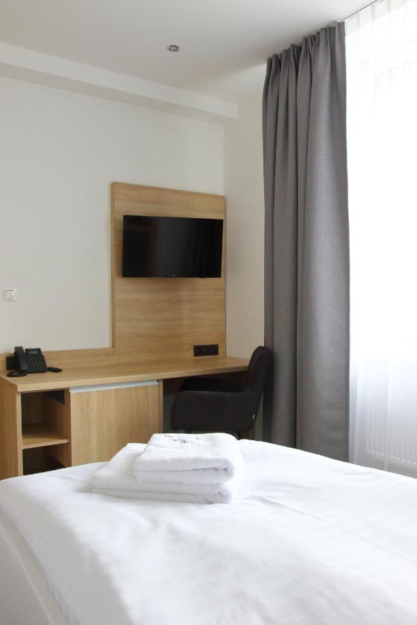 Medzilaborce Typton Hotel&Spa מראה חיצוני תמונה