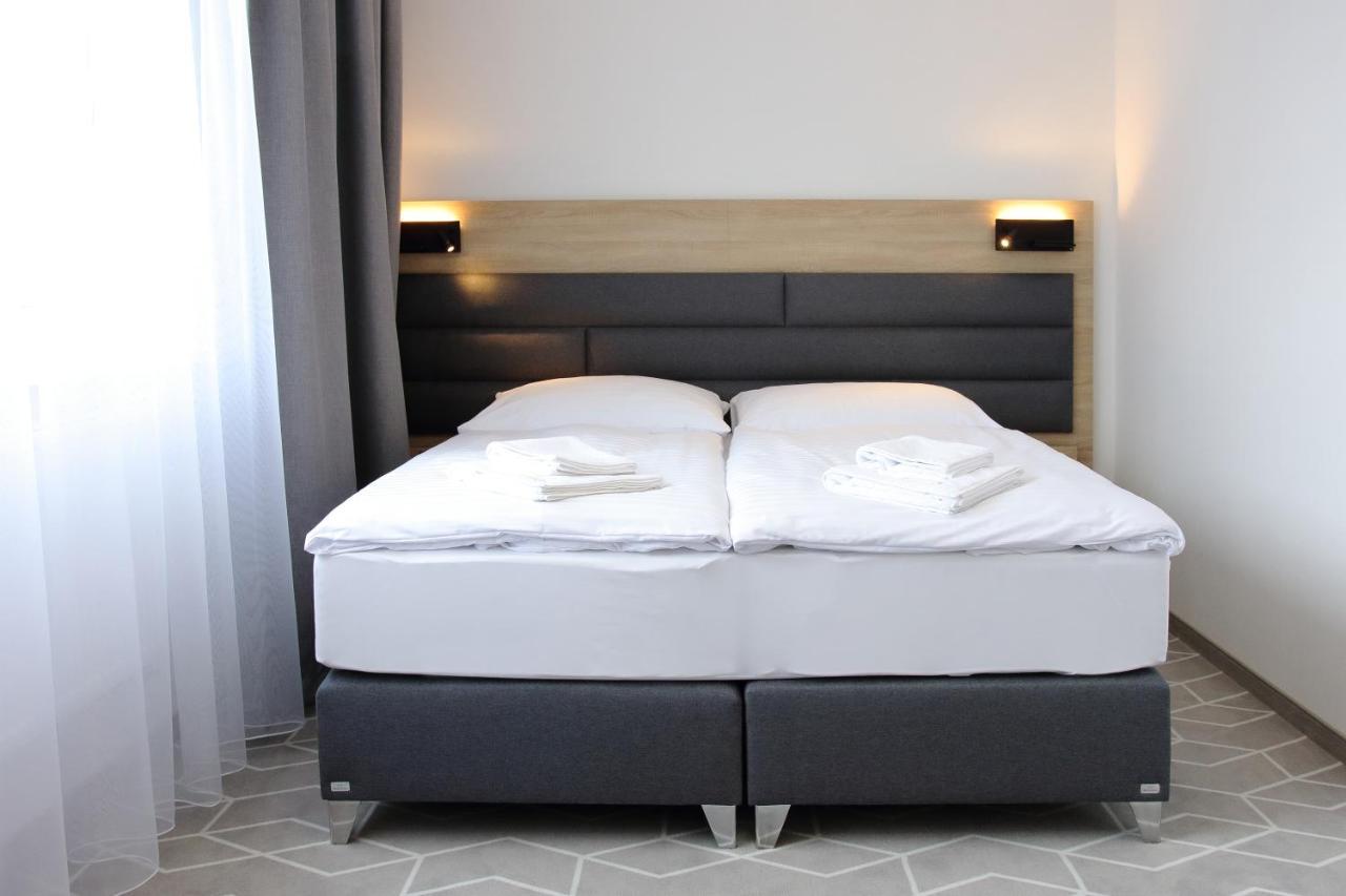 Medzilaborce Typton Hotel&Spa מראה חיצוני תמונה