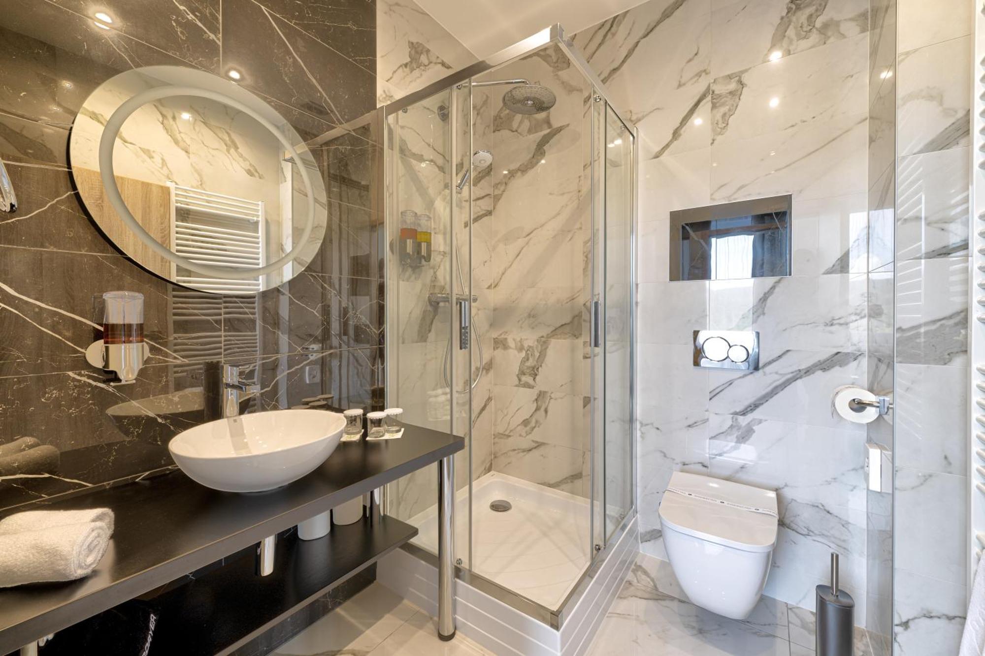 Medzilaborce Typton Hotel&Spa מראה חיצוני תמונה