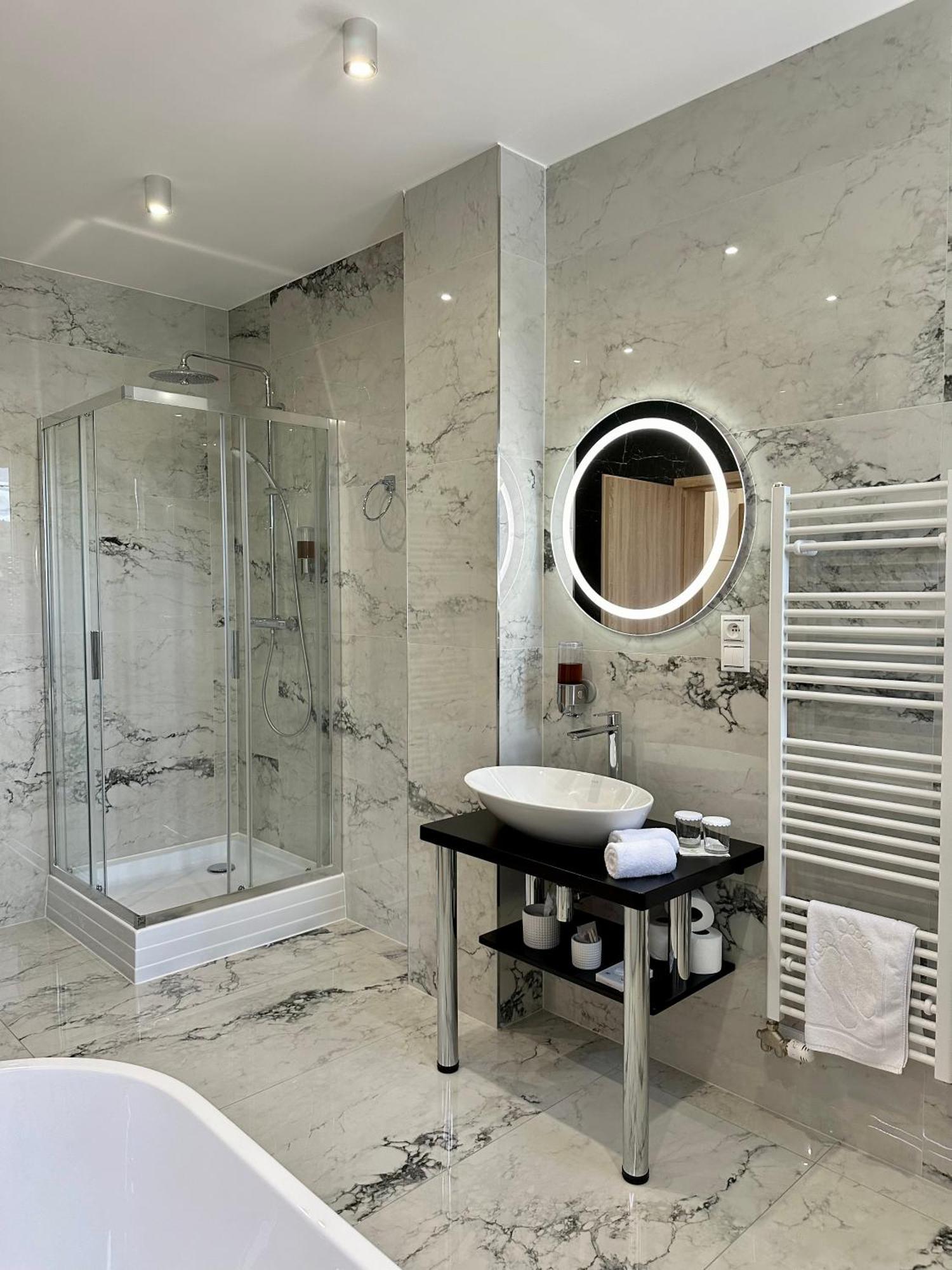 Medzilaborce Typton Hotel&Spa מראה חיצוני תמונה
