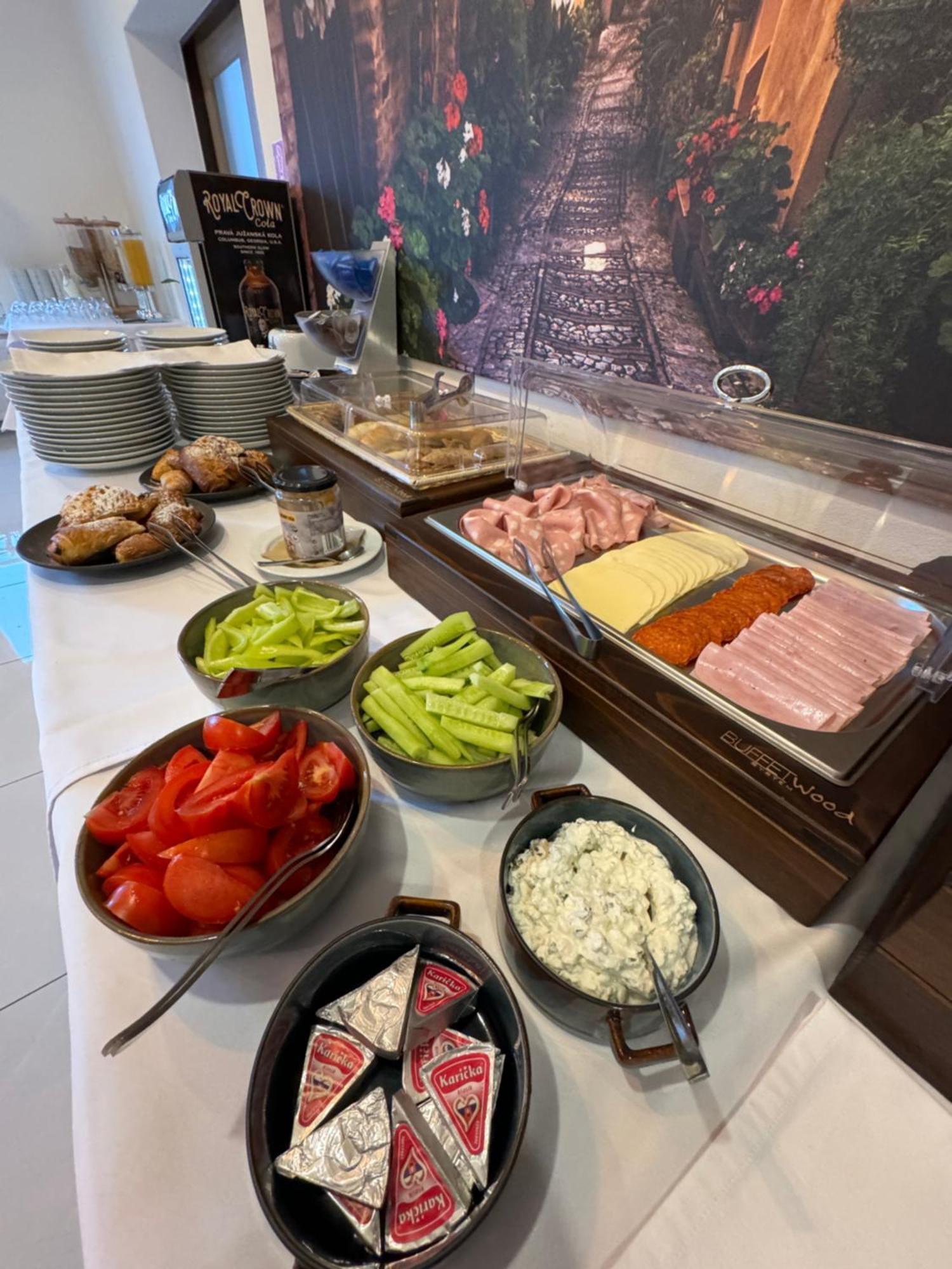 Medzilaborce Typton Hotel&Spa מראה חיצוני תמונה